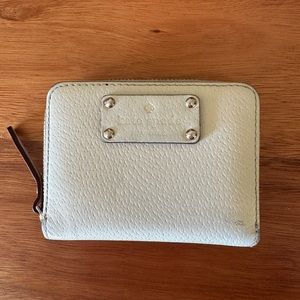 Kate Spade Wellesley Cara Wallet Small Zip Around